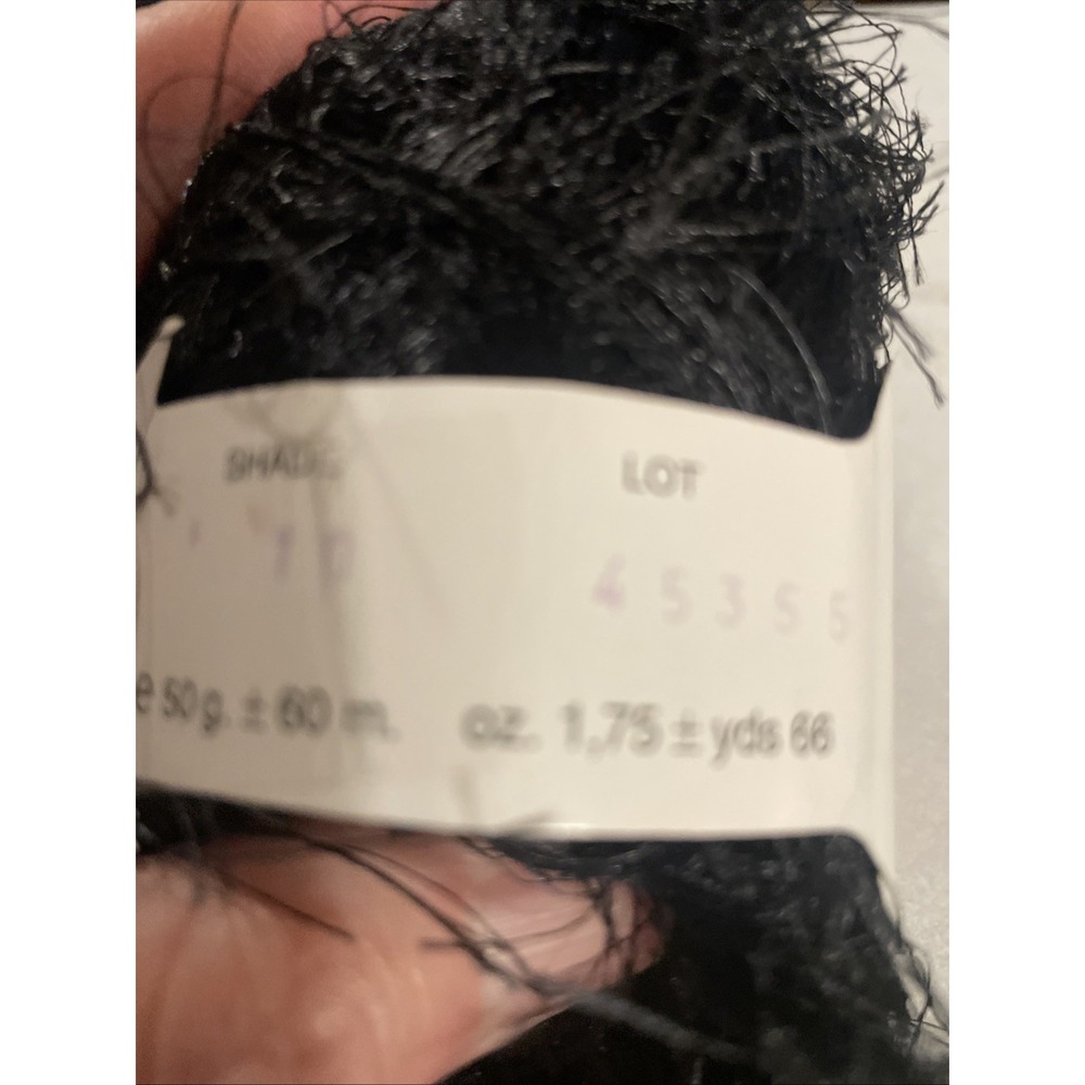 Vintage Eyelash Yarn Bundle 2 Skeins Fizz Black & Moda Dea Jai Alai Bloom - Picture 3 of 5